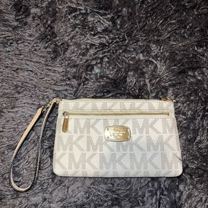 Michael Kors wristlet